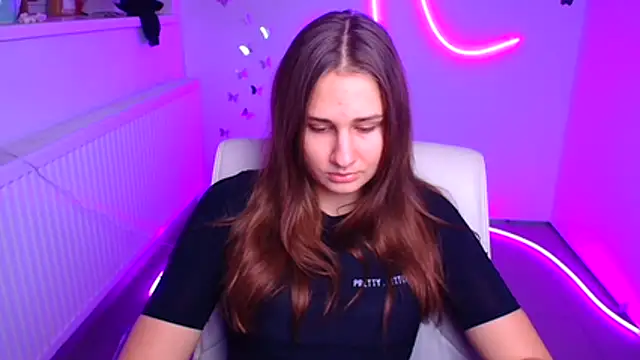 Stefanie Sweet online show from November 8, 2025, 6:46 am