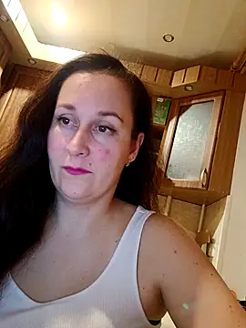 Amandda  online show from October 9, 2025, 6:06 pm