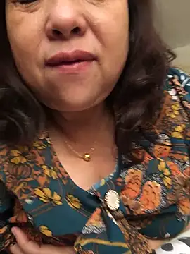 Hoanguyenn online show from November 16, 2025, 2:17 am