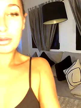 Rosieredxox online show from September 30, 2025, 3:44 am