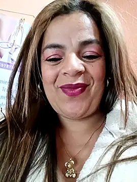 Mia-Glow online show from November 28, 2025, 12:46 am