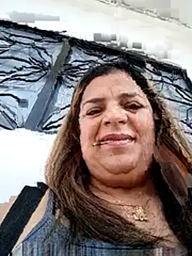 Mia-Glow online show from April 14, 2026, 12:33 pm