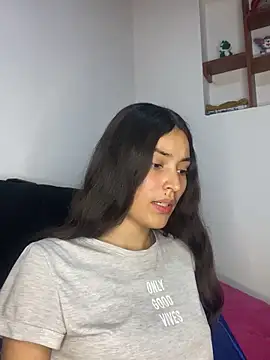 hotwife26 online show from April 28, 2026, 2:27 am