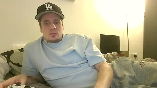 Snapshot of shyandchilling chatting on March 13, 2026, 8:48 pm shyandchilling online show from March 13, 2026, 8:48 pm
