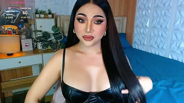 ValeriaHelaby online show from December 2, 2025, 4:18 am