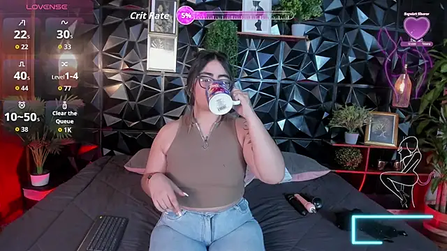 April  foxx online show from November 14, 2025, 2:16 pm