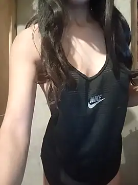 Snapshot of marii3910 chatting on September 19, 2025, 2:07 pm marii3910 online show from September 19, 2025, 2:07 pm