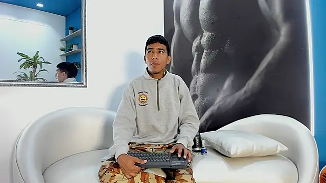 ender h0t online show from November 5, 2025, 1:55 pm