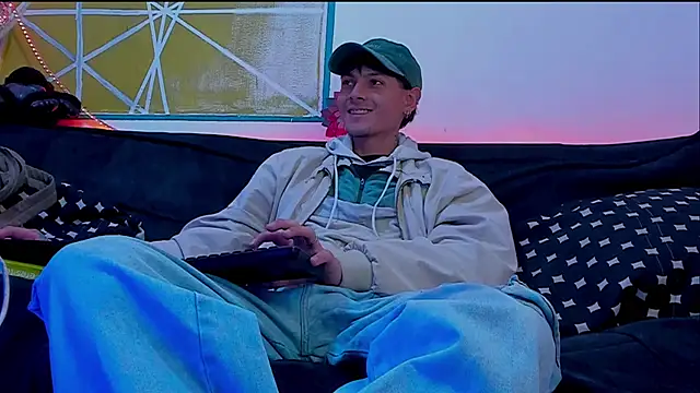 Dioniso guy8 online show from April 2, 2026, 9:01 pm