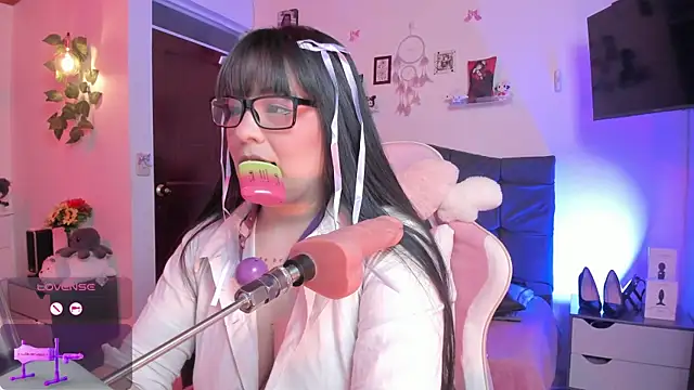 Snapshot of Fia__ chatting on October 30, 2025, 3:19 am Fia online show from October 30, 2025, 3:19 am