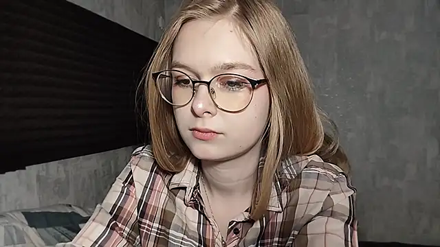 LiaVibes online show from February 25, 2026, 8:24 am