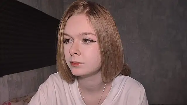 LiaVibes online show from April 7, 2026, 7:20 am