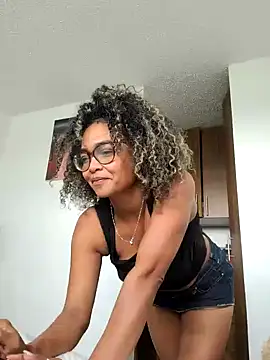 BiiancaEstradaa online show from April 5, 2026, 5:10 pm