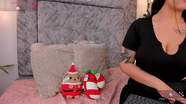 Seraphyne666 online show from November 21, 2025, 7:23 pm