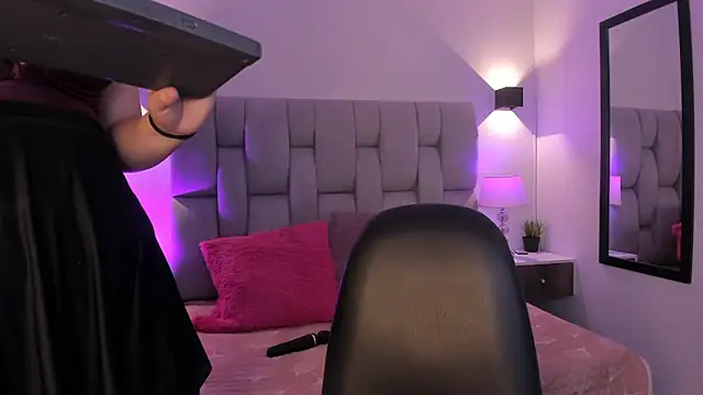 Snapshot of Seraphyne666 chatting on February 7, 2026, 6:22 pm Seraphyne666 online show from February 7, 2026, 6:22 pm