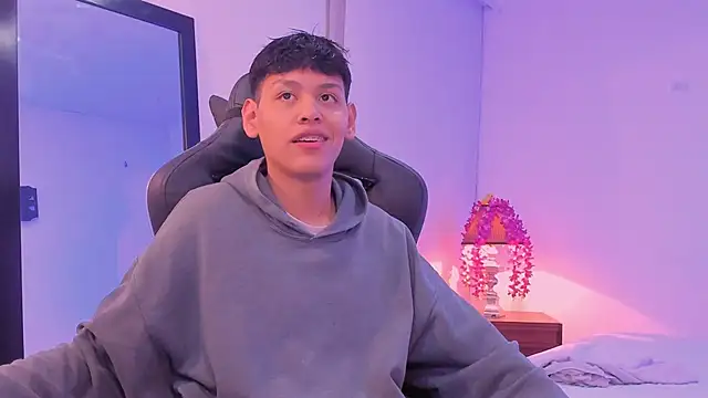 zeus blaze online show from September 10, 2025, 3:28 am