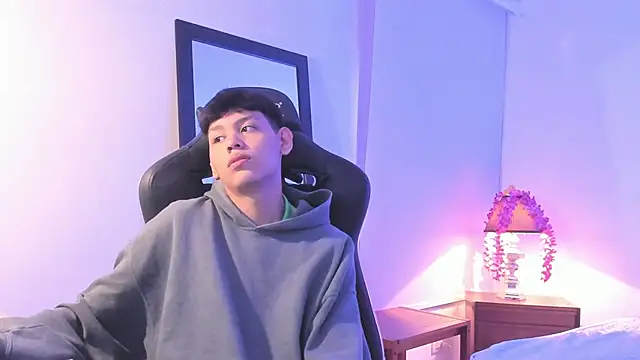 zeus blaze online show from September 10, 2025, 3:34 pm