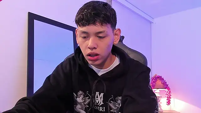 zeus blaze online show from September 17, 2025, 12:18 pm