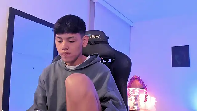 zeus blaze online show from October 1, 2025, 12:11 pm