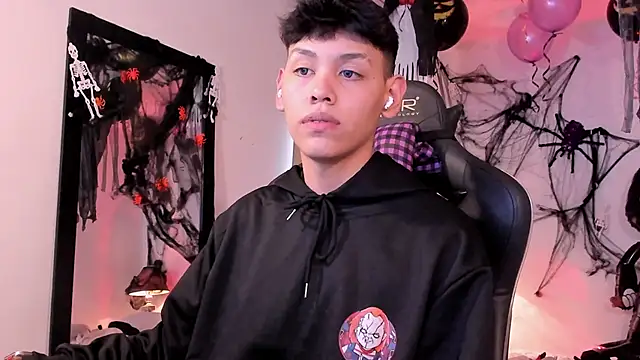 zeus blaze online show from October 4, 2025, 5:55 pm