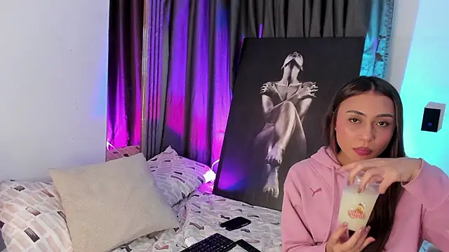 Snapshot of spicy_angels_ chatting on February 25, 2026, 12:31 am spicy angels online show from February 25, 2026, 12:31 am