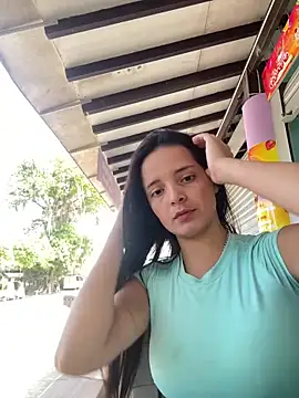 Mia jhoonson online show from February 4, 2026, 5:52 pm