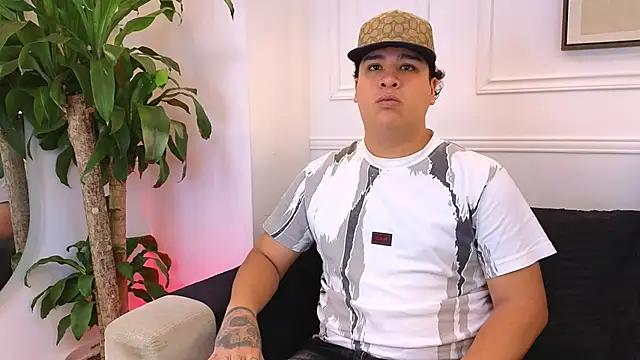 Naim Bennetsex online show from February 10, 2026, 6:01 pm