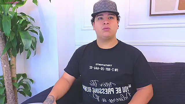 Naim Bennetsex online show from February 17, 2026, 6:36 pm