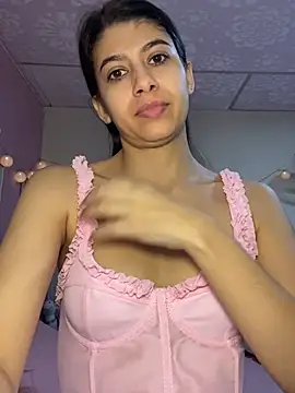 Lenapink19 online show from February 3, 2026, 10:26 pm