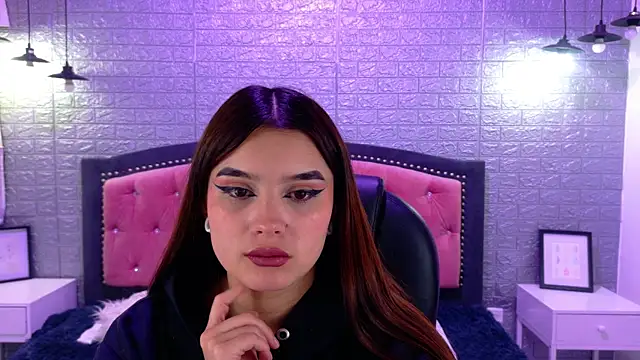 Snapshot of Natalie_loffreda chatting on September 15, 2025, 2:44 am Natalie loffreda online show from September 15, 2025, 2:44 am