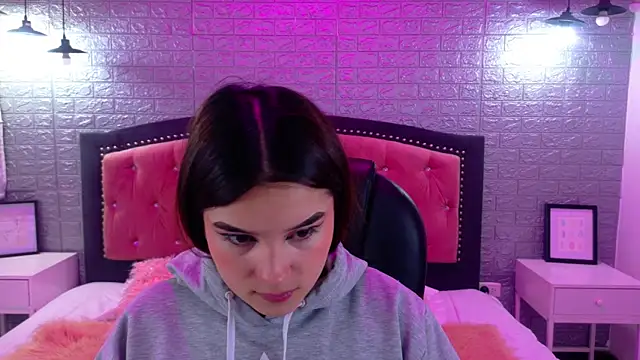 Snapshot of Natalie_loffreda chatting on September 20, 2025, 2:56 am Natalie loffreda online show from September 20, 2025, 2:56 am