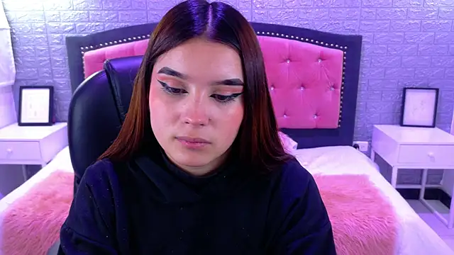 Snapshot of Natalie_loffreda chatting on October 4, 2025, 2:53 am Natalie loffreda online show from October 4, 2025, 2:53 am