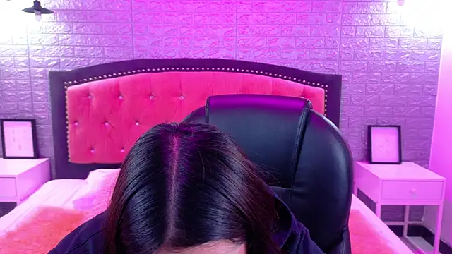Snapshot of Natalie_loffreda chatting on October 15, 2025, 2:55 am Natalie loffreda online show from October 15, 2025, 2:55 am