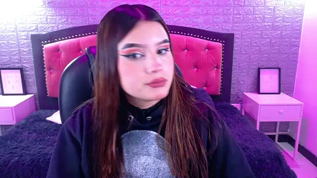 Snapshot of Natalie_loffreda chatting on October 16, 2025, 3:18 am Natalie loffreda online show from October 16, 2025, 3:18 am