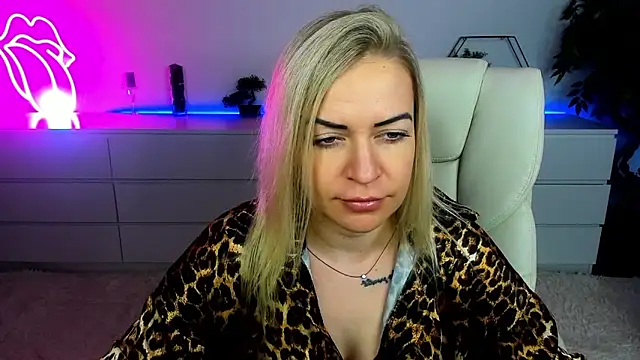 Anna Snows online show from September 16, 2025, 6:42 pm