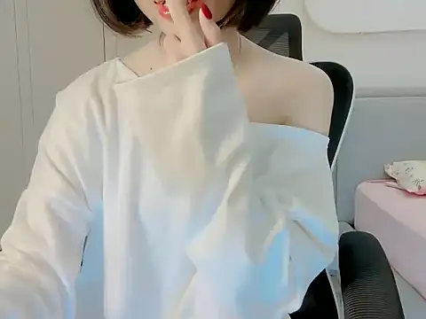 ggLovee online show from October 8, 2025, 11:19 am