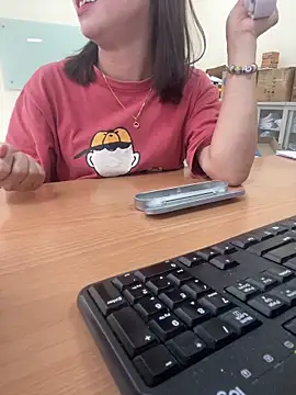 -NhaKy22 online show from April 4, 2026, 2:32 am