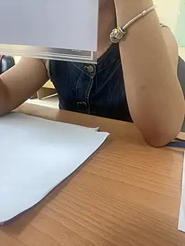 -NhaKy22 online show from April 9, 2026, 6:19 am