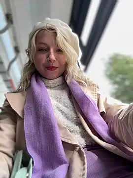 EveLittleSinner online show from September 24, 2025, 8:39 am