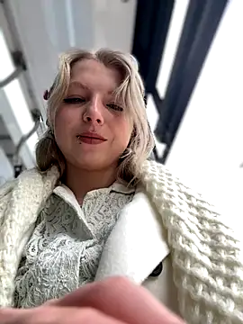 EveLittleSinner online show from October 2, 2025, 8:54 am