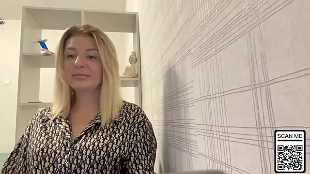 Blondie xoxoxo online show from October 14, 2025, 6:58 am