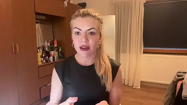 princess17 online show from October 13, 2025, 5:24 pm