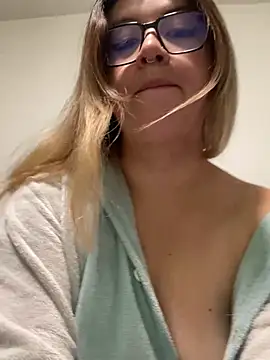 Blair Bunnyy online show from April 8, 2026, 11:48 pm