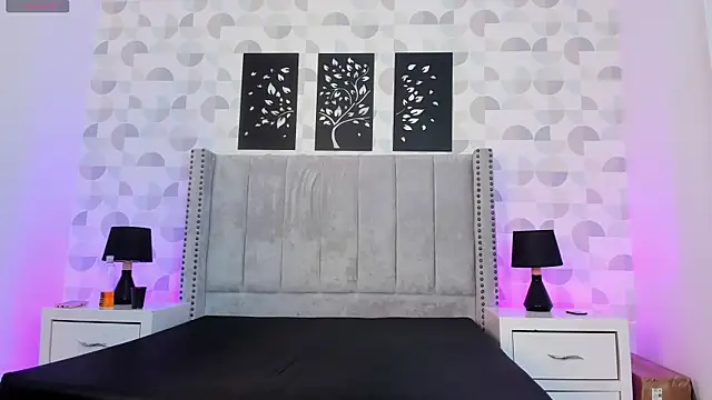 natasha moreno online show from October 28, 2025, 12:19 pm