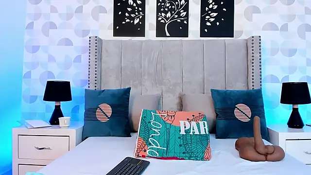 natasha moreno online show from February 19, 2026, 12:34 pm