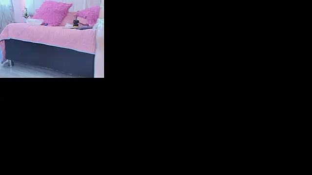 Snapshot of DarlingDuchess_ chatting on October 22, 2025, 3:23 pm DarlingDuchess online show from October 22, 2025, 3:23 pm
