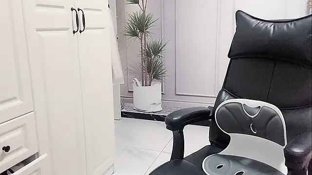 Ianxuan online show from October 2, 2025, 7:59 am