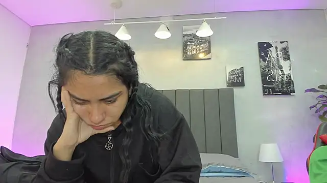 violet and myers online show from October 14, 2025, 11:33 am