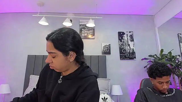 violet and myers online show from October 28, 2025, 11:36 am