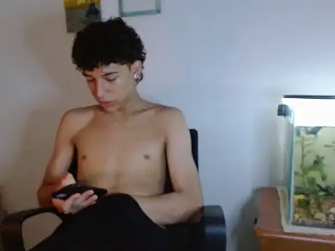 Snapshot of Xtremeplay_18 chatting on September 17, 2025, 7:15 pm Xtremeplay 18 online show from September 17, 2025, 7:15 pm